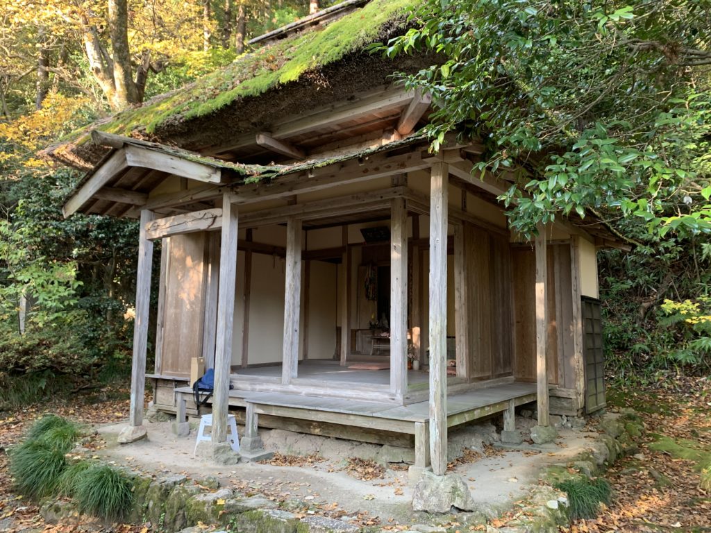 燕市にある国上寺 五合庵に行ってきました 国内 海外旅行予約 旅館 ホテル 個人旅行 団体旅行は新潟トラベル